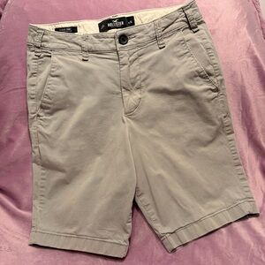 Hollister Men’s Light Gray Chino Classic Fit Shorts